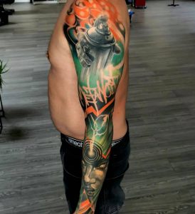 Tetování ve stylu realistic. Motiv graffiti, lidé. Velká kérka. Tetoval Yoga Spank.