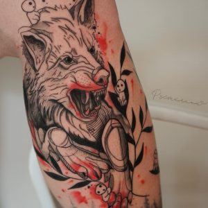 Tetování ve stylu blackwork. Motiv zvířata. Střední kérka. Tetovala Adéla Velková.