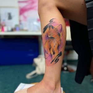Tetování ve stylu watercolor. Motiv zvířata. Malá kérka. Tetovala Veronika Barešová.