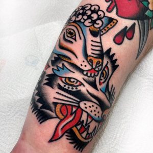 Tetování ve stylu traditional. Motiv zvířata. Malá kérka. Tetoval George Keclík.