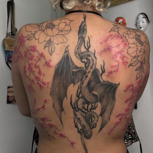 Tetování ve stylu realistic. Motiv drak. Velká kérka. Tetoval Roman Zeleňák.