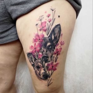 Tetování ve stylu blackwork, watercolor. Motiv abstrakce, květiny, zvířata. Střední kérka. Tetovala Linda Free Soul.
