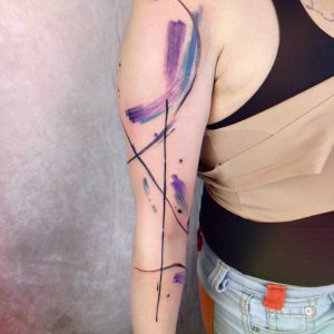 Tetování ve stylu watercolor. Motiv abstrakce. Střední kérka. Tetovala Linda Free Soul.