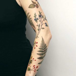 Tetování ve stylu realistic. Motiv květiny. Velká kérka. Tetovala Martina Hamanová.