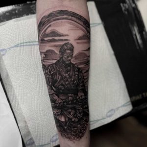 Tetování ve stylu dotwork. Motiv asie, lidé. Střední kérka. Tetoval Peter Ciriak.