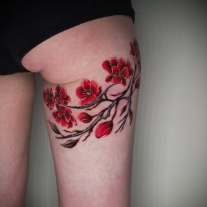 Tetování ve stylu watercolor. Motiv květiny. Střední kérka. Tetoval Samuel Hromada.