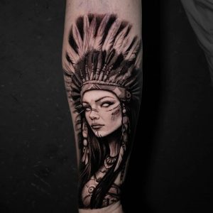 Tetování ve stylu realistic. Motiv portrét. Střední kérka. Tetovala Vivien Deborah Čechovičová.