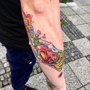 Tetování ve stylu traditional. Motiv předměty. Malá kérka. Tetoval Jimbo tattoo.