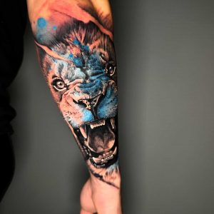 Tetování ve stylu realistic. Motiv zvířata. Střední kérka. Tetoval Mišo Sokol.