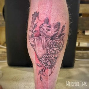 Tetování ve stylu dotwork. Motiv zvířata. Malá kérka. Tetovala Sarah Eislerová.