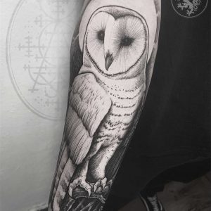 Tetování ve stylu blackwork. Motiv zvířata. Střední kérka. Tetoval Jakub Jan Slováček.